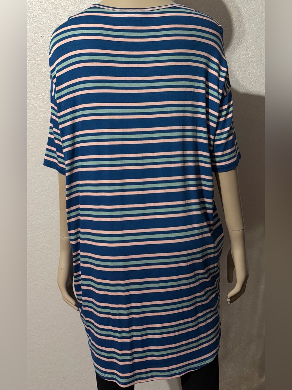 OVERSIZED XXS NWT SEE PICS CLOSET CLEAR OUT ON ALL LULAROE MAKE AN OFFER BUNDLE - Picture 3 of 17